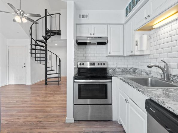 1840 Burton DR 208, Austin TX 78741
