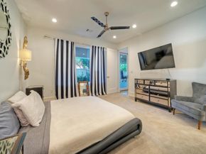 10 Monarch Oaks LN, The Hills TX 78738