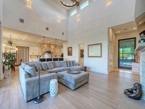 10 Monarch Oaks LN, The Hills TX 78738