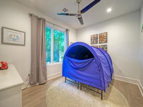 10 Monarch Oaks LN, The Hills TX 78738