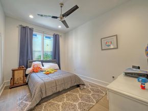 10 Monarch Oaks LN, The Hills TX 78738