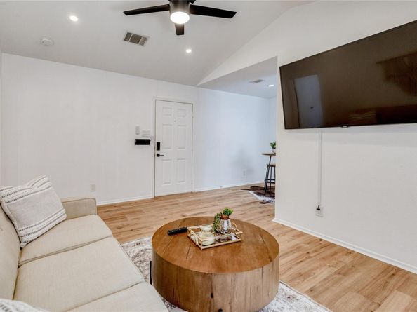 6903 Deatonhill DR 23, Austin TX 78745