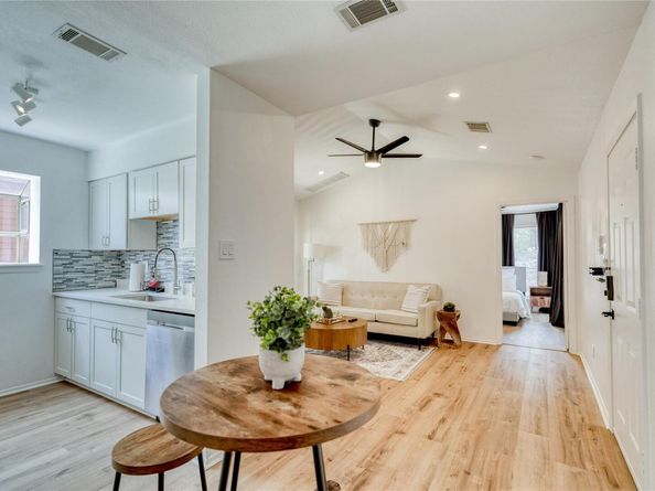 6903 Deatonhill DR 23, Austin TX 78745