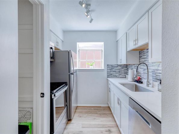6903 Deatonhill DR 23, Austin TX 78745