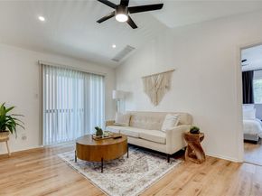 6903 Deatonhill DR 23, Austin TX 78745