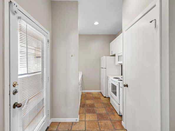 712 Graham PL 203, Austin TX 78705