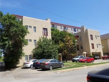 712 Graham PL