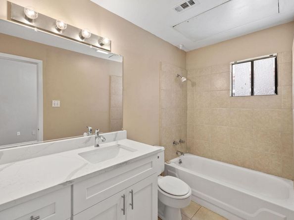 712 Graham PL 203, Austin TX 78705