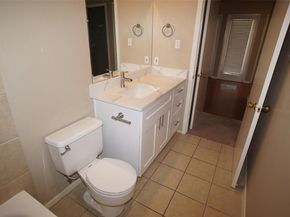 712 Graham PL 203, Austin TX 78705