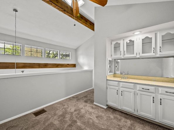 1748 Ohlen RD 76, Austin TX 78757