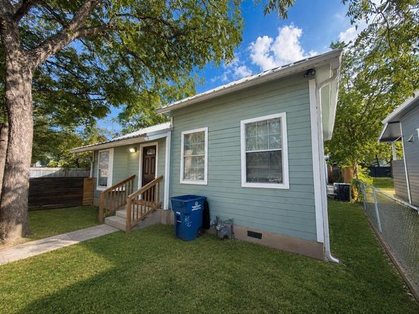 907 E 3rd ST, Austin TX 78702