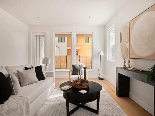 1215 Fort Branch BLVD 1, Austin TX 78721