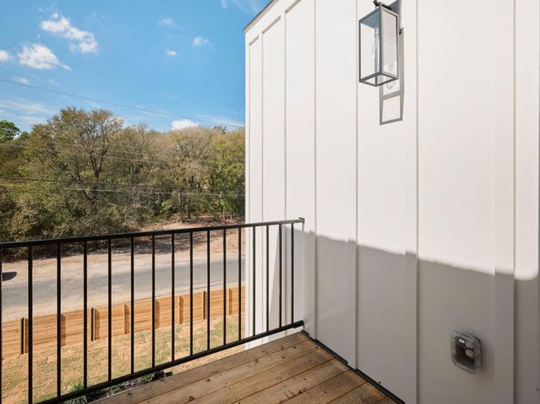 1215 Fort Branch BLVD 1, Austin TX 78721