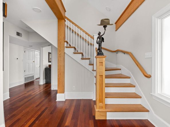 811 E 46th ST, Austin TX 78751