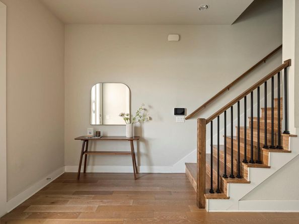 1411 Town Creek DR 5, Austin TX 78741
