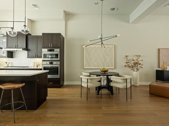1411 Town Creek DR 5, Austin TX 78741