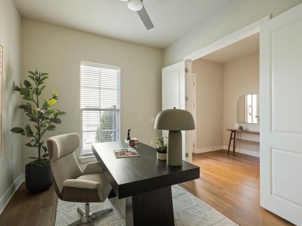 1411 Town Creek DR 5, Austin TX 78741