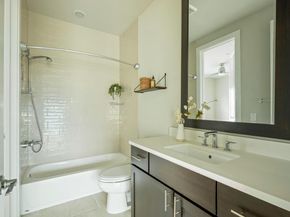 1411 Town Creek DR 5, Austin TX 78741