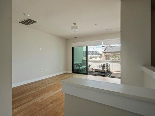 1411 Town Creek DR 5, Austin TX 78741