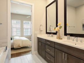 1411 Town Creek DR 5, Austin TX 78741