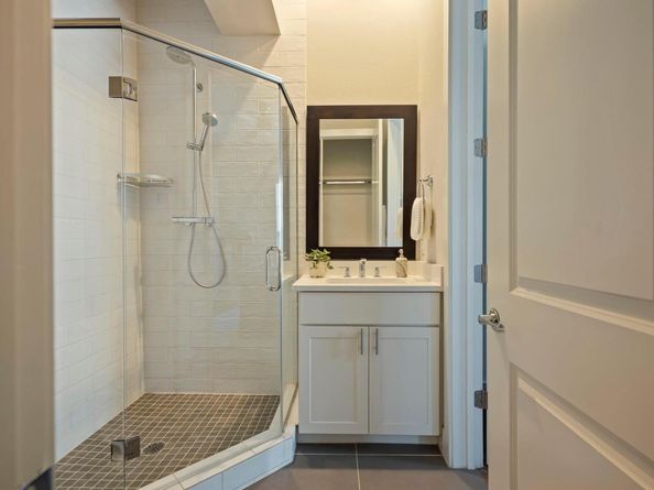 1411 Town Creek DR 5, Austin TX 78741