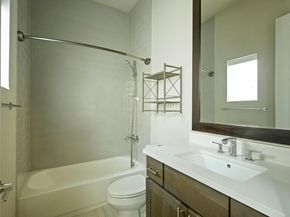 1411 Town Creek DR 5, Austin TX 78741