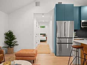 2416 E 10th ST, Austin TX 78702