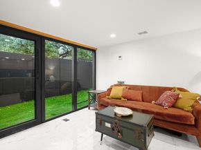 2416 E 10th ST, Austin TX 78702