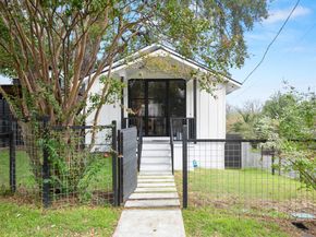 2416 E 10th ST, Austin TX 78702