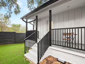 2416 E 10th ST, Austin TX 78702