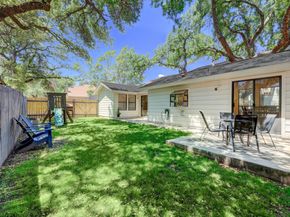 5609 Courtyard CV, Austin TX 78731