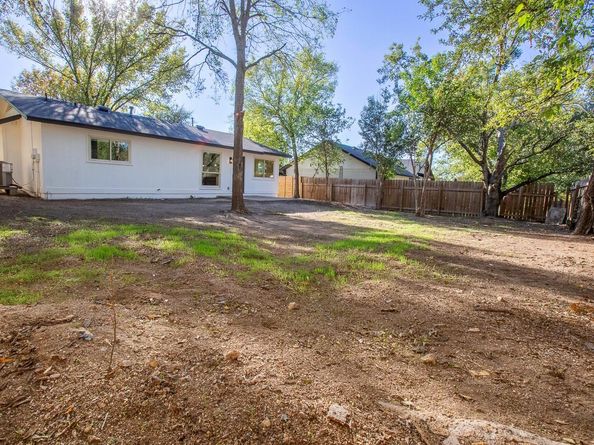 1204 Dunstan DR, Austin TX 78745