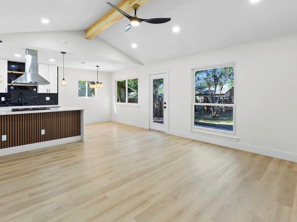 1204 Dunstan DR, Austin TX 78745