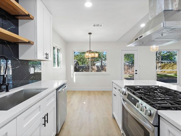 1204 Dunstan DR, Austin TX 78745