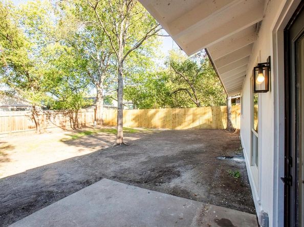 1204 Dunstan DR, Austin TX 78745