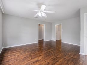 1905 W Saint Johns Ave, Austin TX 78757