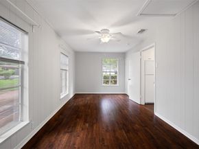 1905 W Saint Johns Ave, Austin TX 78757
