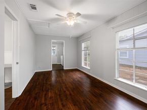 1905 W Saint Johns Ave, Austin TX 78757