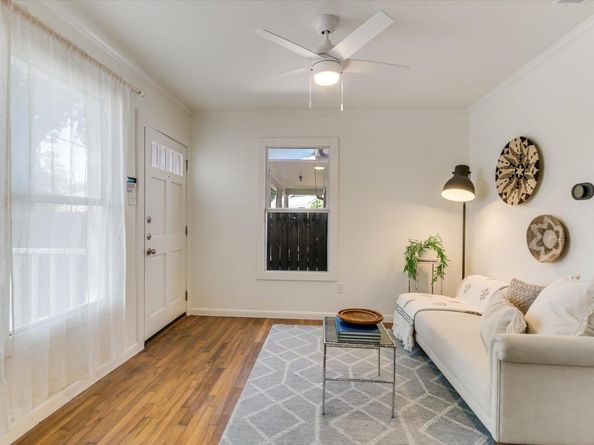 1110 W 22nd ST 16, Austin TX 78705