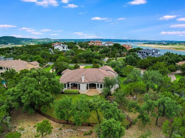 6000 Lantern View DR, Jonestown TX 78645