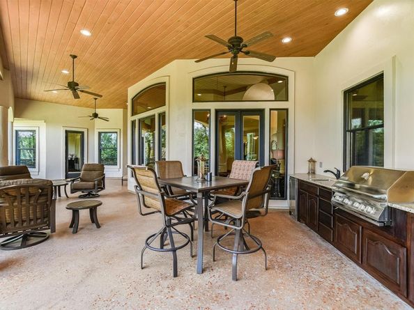 6000 Lantern View DR, Jonestown TX 78645