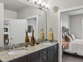 1900 Barton Springs RD 5032, Austin TX 78704
