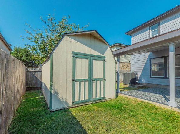 17905 Narsitin LN, Pflugerville TX 78660