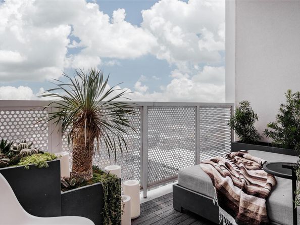 301 West Ave 3805, Austin TX 78701
