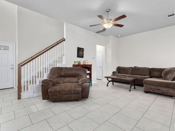 2210 Dillon Pond LN B, Pflugerville TX 78660