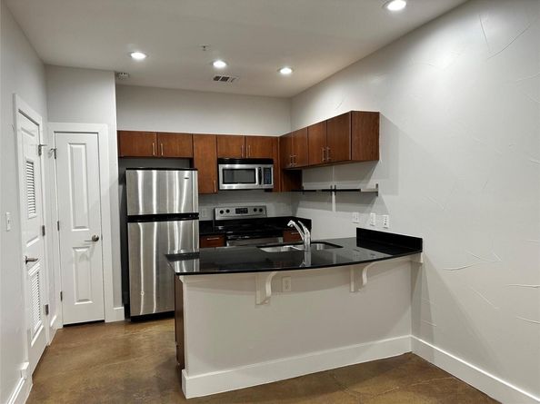 1807 Poquito ST 32, Austin TX 78702