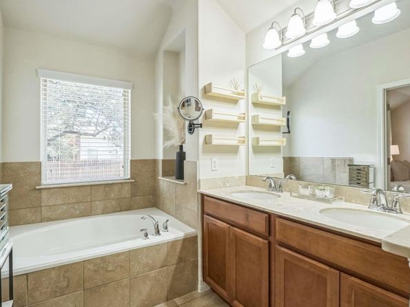 340 Beretta CIR, Georgetown TX 78628