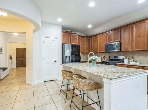 340 Beretta CIR, Georgetown TX 78628