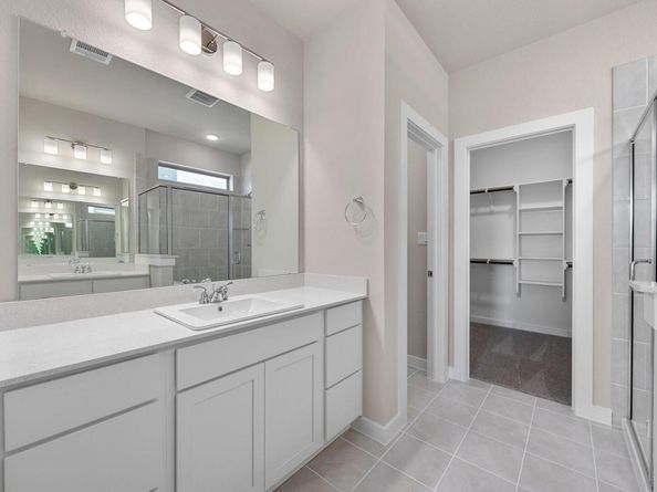 8013 Shining Flor RUN, Lago Vista TX 78645