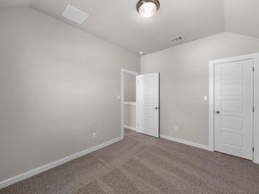 8013 Shining Flor RUN, Lago Vista TX 78645